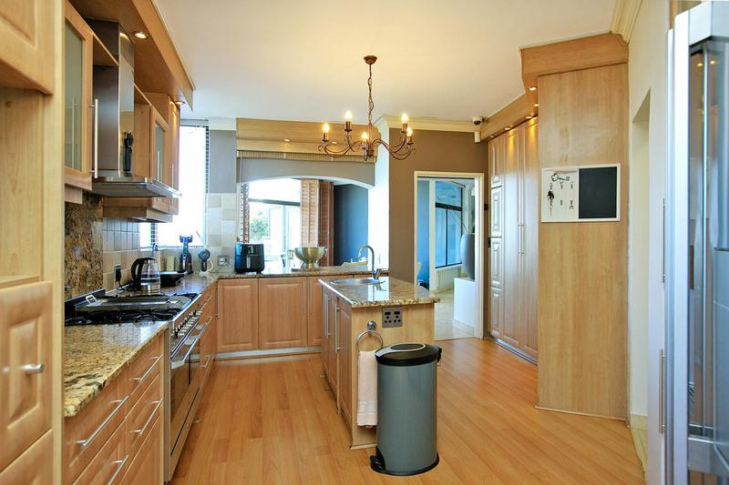4 Bedroom Property for Sale in Bloubergstrand Western Cape